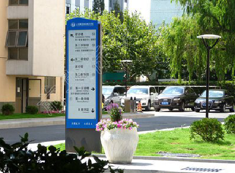 美姑哪些因素影响宣传栏的制作？